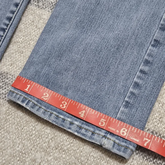 4/$20 American Eagle Outfitters Light Blue Straight Leg Jeans - Picture 7 of 9